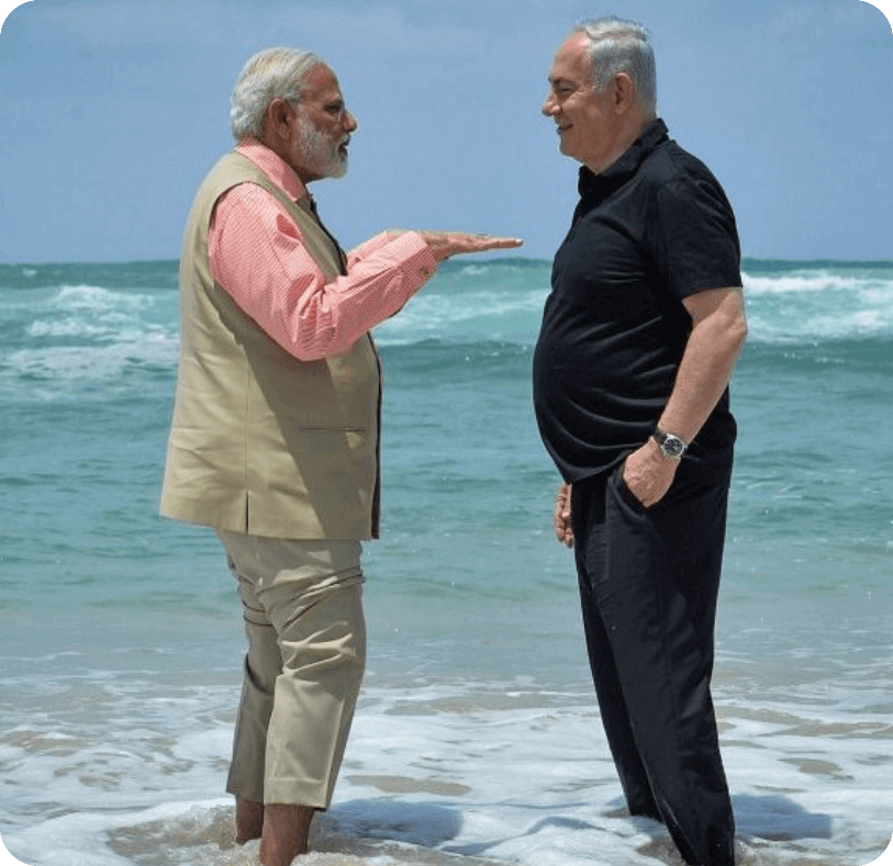 समुद्र तट पर पीएम मोदी की सैर, इजराइल के नेतन्याहू ने मचाई लहरें