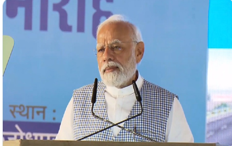 प्रधानमंत्री नरेंद्र मोदी ने राजस्थान के जोधपुर में पांच हजार करोड़ रुपये की कई विकास परियोजनाओं का शुभारंभ किया