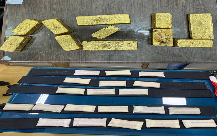 DRI seize 48 kg of gold paste worth 25 crore rupees at Surat international airport from three passengers travelling from Sharjah