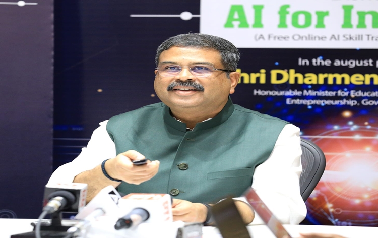 Education Minister Dharmendra Pradhan launches free online training programme on Artificial Intelligence; Calls for technology courses in Indian languages