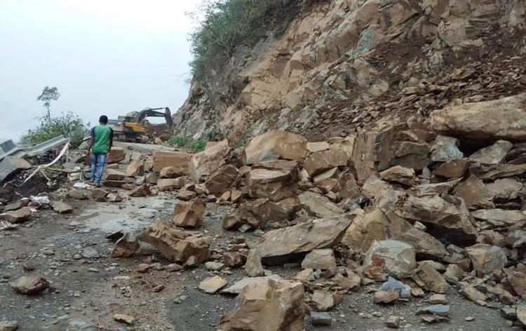 Uttarakhand: 3 NH leading to Chardham, roads connecting to villages blocked due to landslides following rain