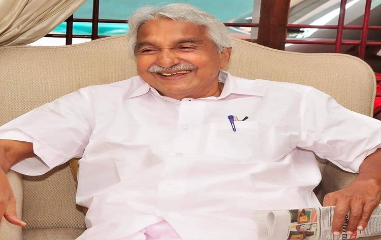 Former Kerala CM Oommen Chandy passes away; Prez, PM expresses grief over the demise of Congress leader