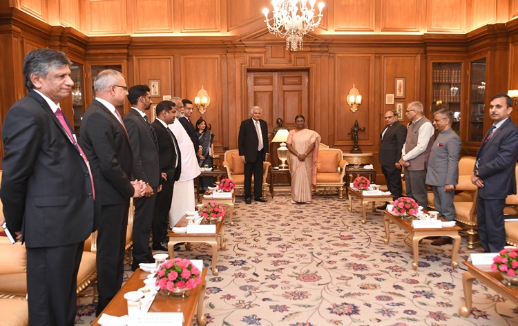 Sri Lankan President Ranil Wickremesinghe calls on President Droupadi Murmu