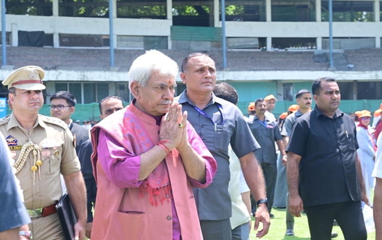 J&K: LG Manoj Sinha attends ‘Meri Maati, Mera Desh’ program in Srinagar