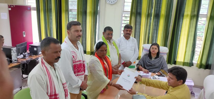 Jharkhand: NDA, I.N.D.I.A alliance candidates file nomination for Dumri by-poll