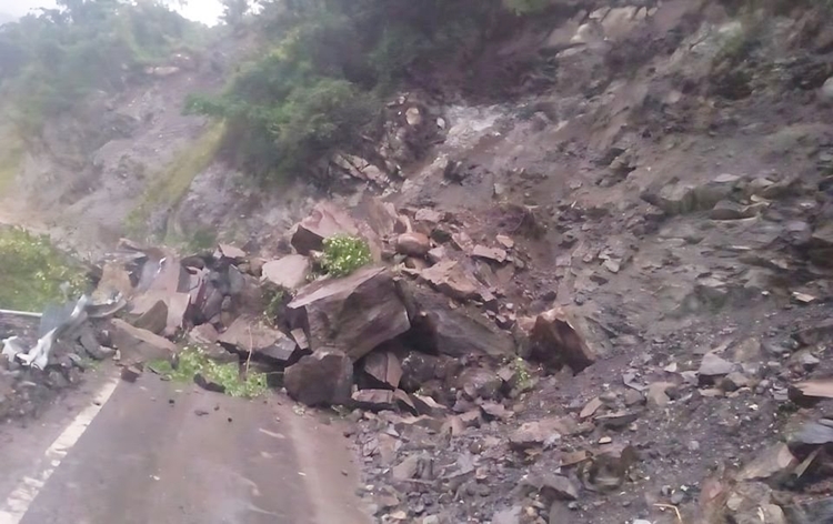 Uttarakhand: State Met Department issued red alert of heavy to very heavy rain in Garhwal and Kumaon regions during next 48 hours