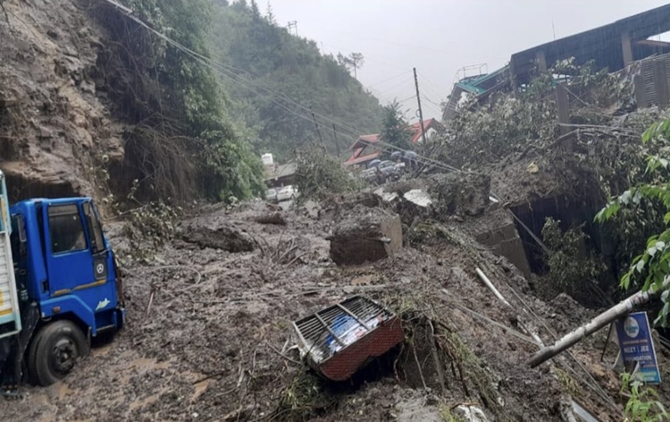 IMD issues red alert for heavy rain in Himachal Pradesh during next two days