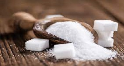 केन्द्र सरकार ने विक्रेताओं और चीनी उत्‍पादकों को हर सोमवार को चीनी के भंडार की जानकारी अनिवार्य रूप से देने का निर्देश दिया