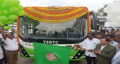 तेलंगाना के हैदराबाद में 25 इलेक्ट्रिक ग्रीन मेट्रो लग्जरी वातानुकूलित बस सेवा का शुभारंभ हुआ