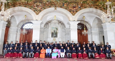 राष्ट्रपति द्रौपदी मुर्मू ने राष्ट्रपति भवन में राष्ट्रीय सेवा योजना पुरस्कार 2021-22 प्रदान किए