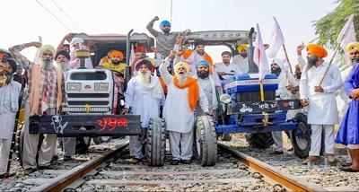 पंजाब में 19 किसान संगठनों के रेल रोको आंदोलन के कारण आज लगातार दूसरे दिन रेल सेवाएं बाधित