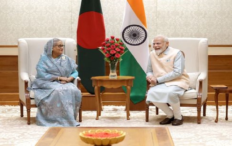 प्रधानमंत्री मोदी ने बांग्लादेश की प्रधानमंत्री शेख हसीना और मॉरीशस के प्रधानमंत्री प्रविंद जगन्‍नाथ के साथ द्विपक्षीय बैठकें कीं